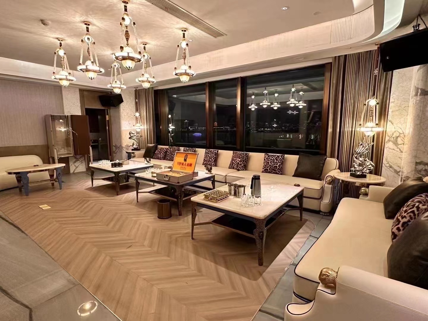 山亭区KTV预订享受畅快夜晚_ 深夜订房网